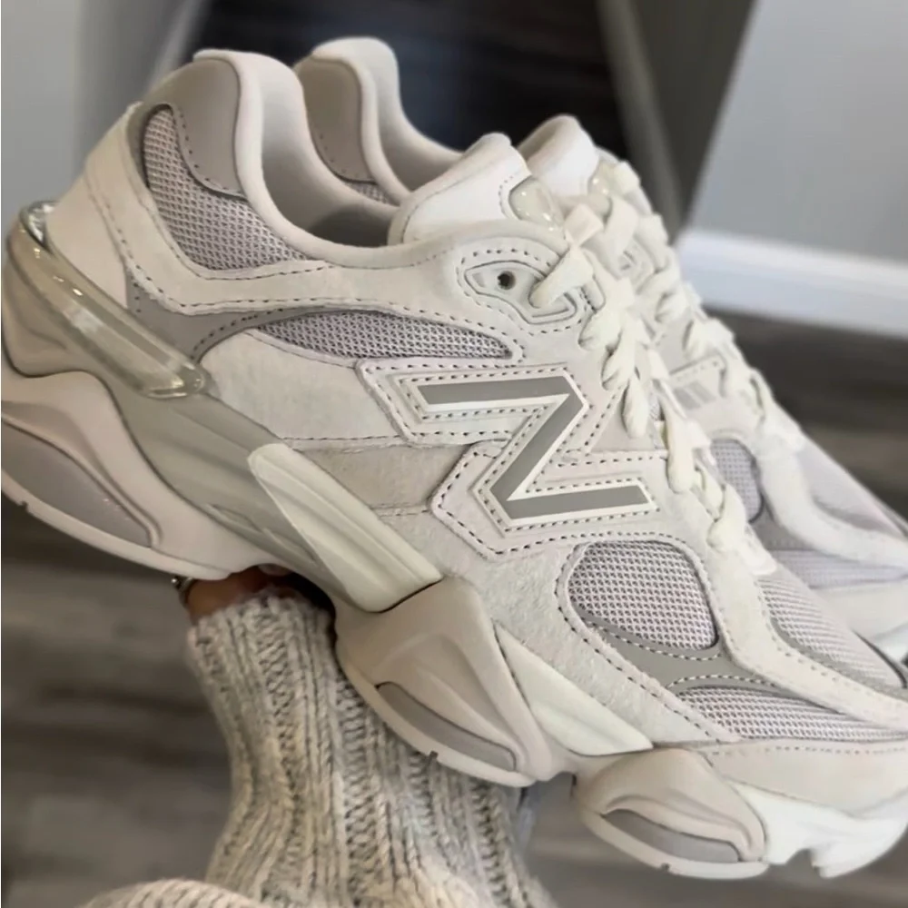 New Balance 9060 Cream and Gray Athletic Shoes Womens 7.5/Mens 6 - Picture 3 of 8